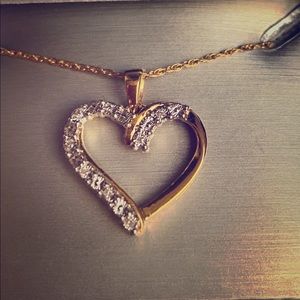 Heart necklace! BEST OFFER LET ME KNOW